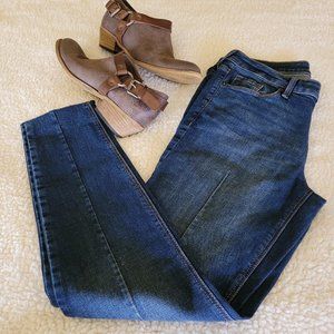 NWT Old Navy Rockstar Super Skinny Ankle Jeans 8